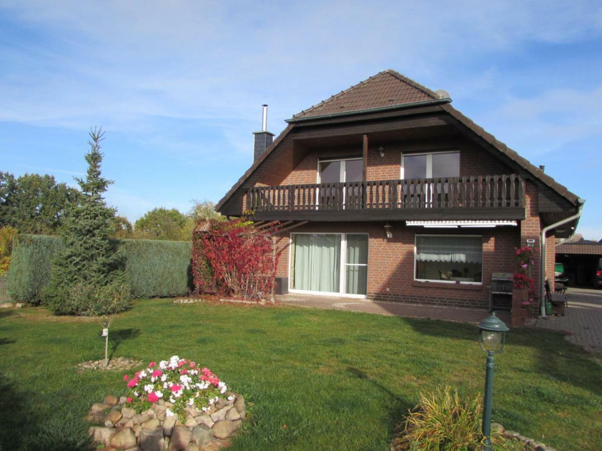 Ferienhaus Mit 2 Fewo In Mecklenburg Apartamento Wesenberg Exterior foto