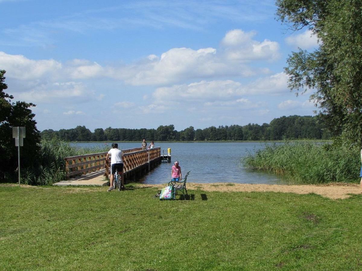 Ferienhaus Mit 2 Fewo In Mecklenburg Apartamento Wesenberg Exterior foto