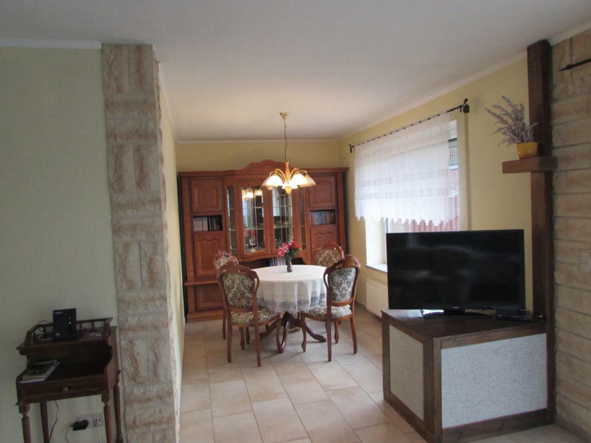Ferienhaus Mit 2 Fewo In Mecklenburg Apartamento Wesenberg Exterior foto